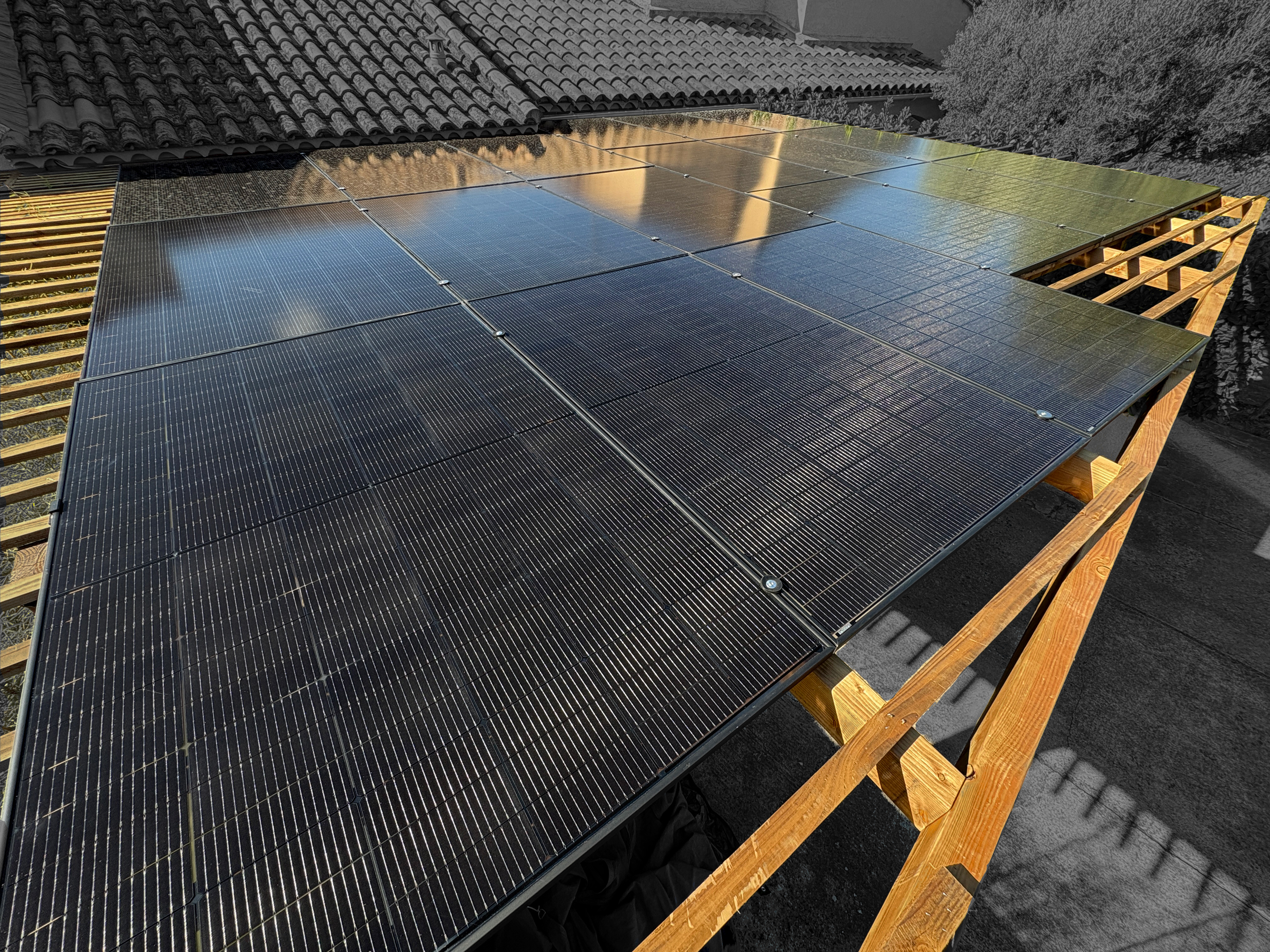 Pose de panneaux solaires sur carport – ROI < 4 ans